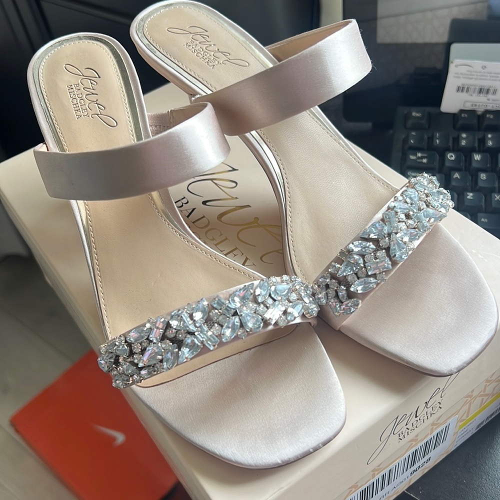 Jewel BADGLEY MISCHKA heel 9